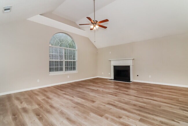 Photo - 3588 Sugar Maple St