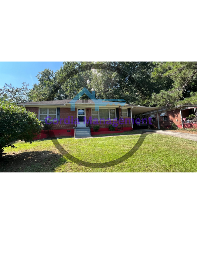 Photo - Charming 3 Bedroom Near Downtown.