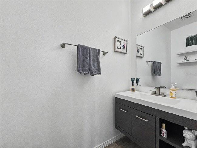Photo - 4842 Chatterton Way
