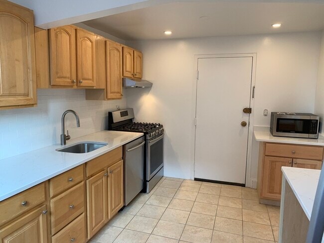 Photo - 1064 Beacon St Unit 9