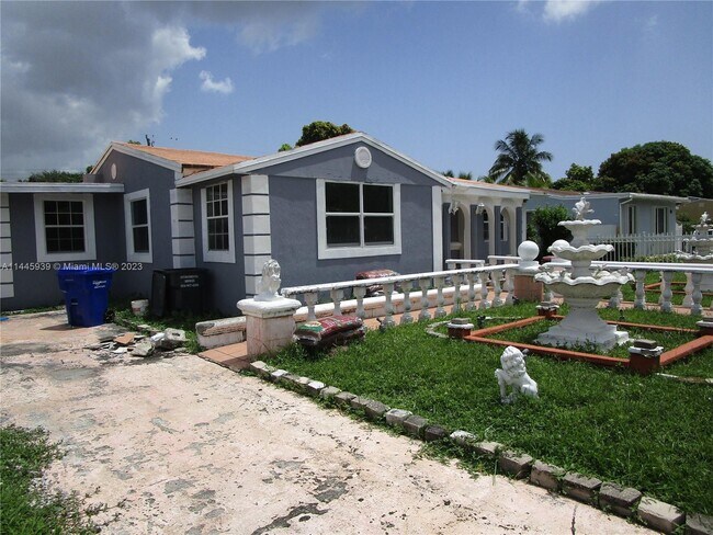 Photo - 2437 Dewey St