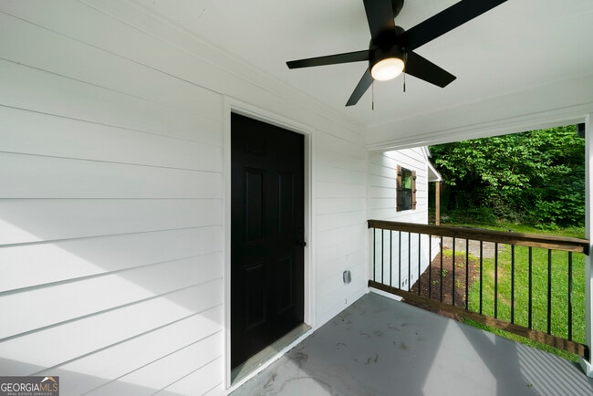 Photo - 515 Harper Ave SW