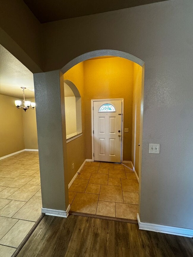 Photo - Located in Tradewinds! 3/2/2