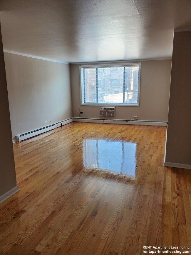 Building Photo - 1515 W Morse Ave Unit 205 Rental