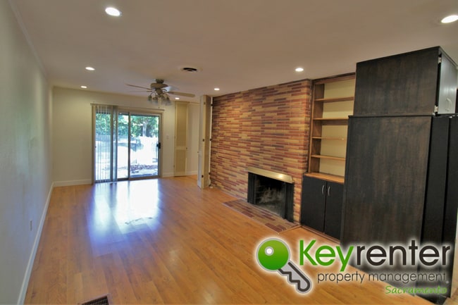 Photo - 4741 Foster Way