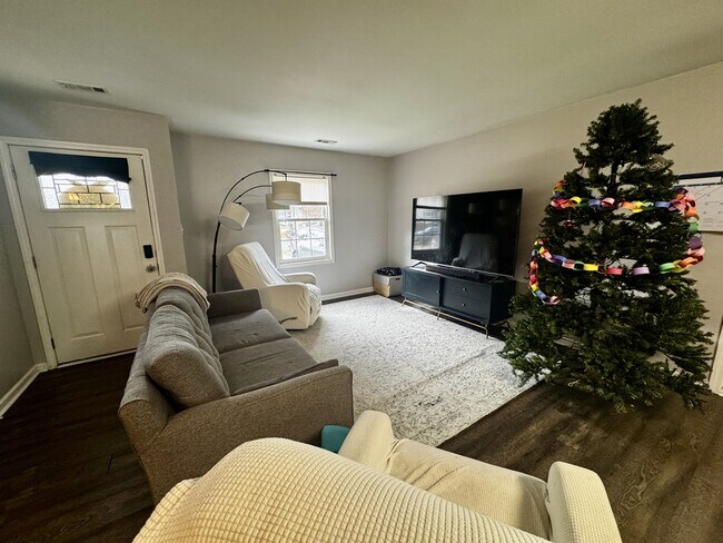 Photo - 610 Winchester Rd