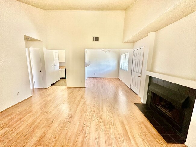 Photo - 1190 S Winery Ave