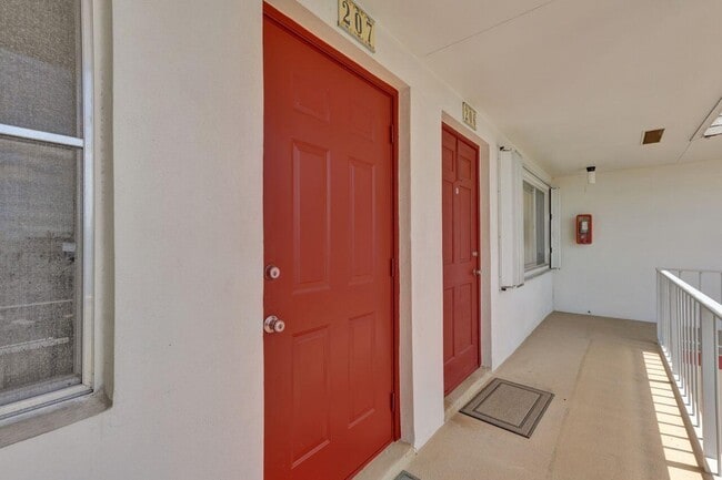 Photo - 3120 Cynthia Ln Unit 207