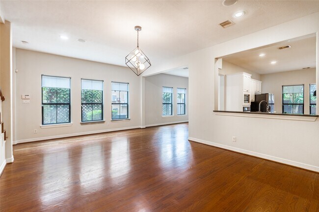 Photo - 2923 Royal Oaks Crest