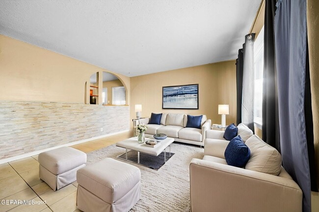 Photo - 5656 Kensington Cir