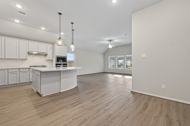 Building Photo - 8619 Gleaming Vlg Wy