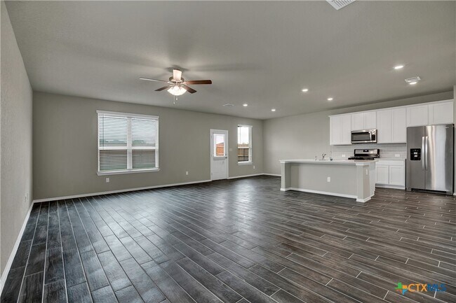 Photo - 267 Kinsley Wy