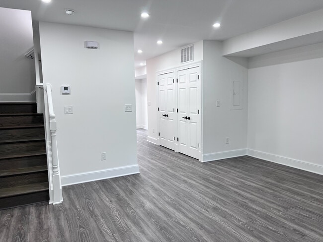 Photo - 216 Jefferson St NW