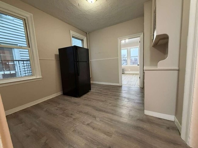 Building Photo - 237 Duncan Ave