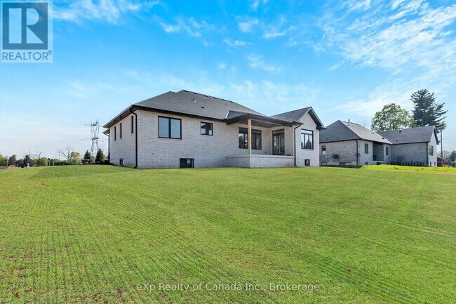 Photo - 9 Clover Ln