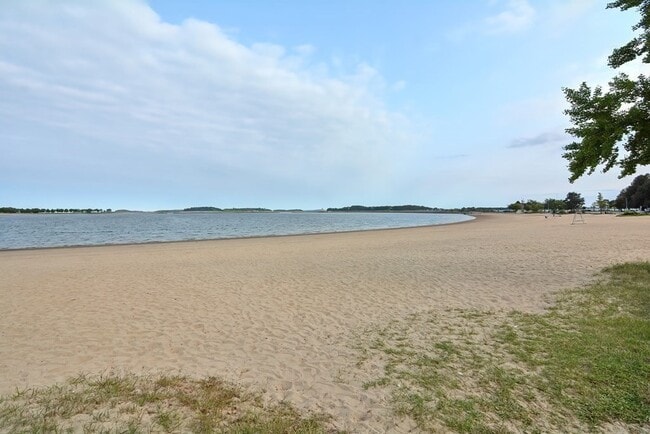 Photo - 41 Farragut Rd Unit 3