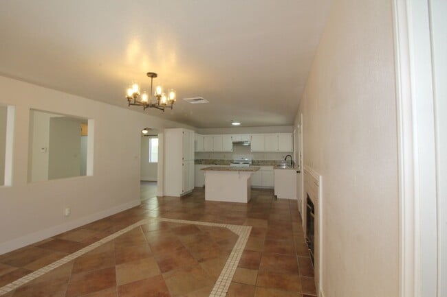 Photo - 9405 Salinger St