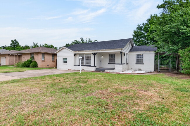 Photo - 3208 N Roff Ave