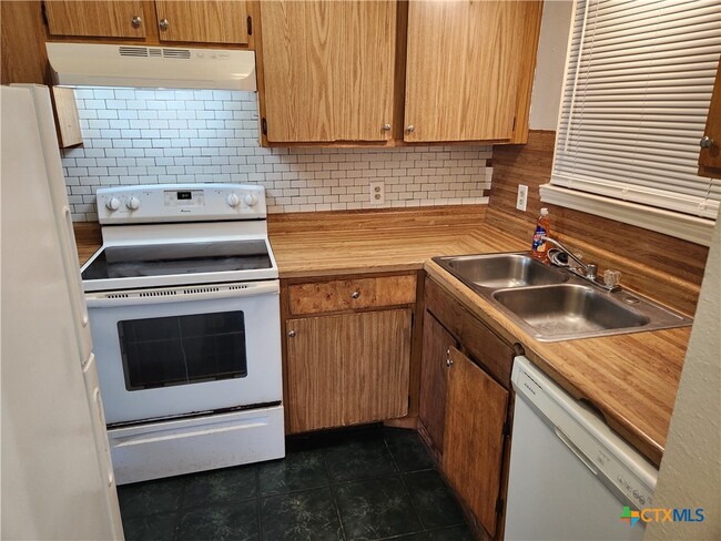 Photo - 908 Ticonderoga Dr