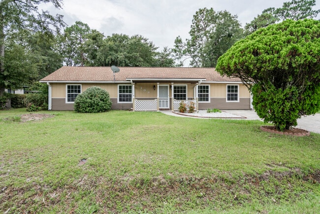 Photo - 203 Fowler St House