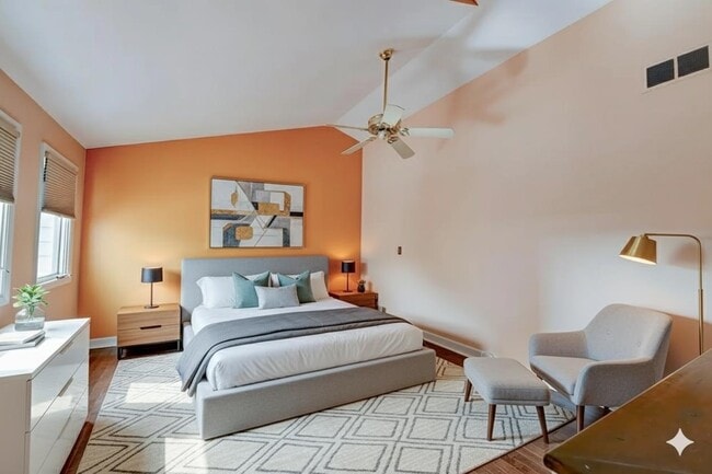 Photo - 816 TOPSAIL Ln