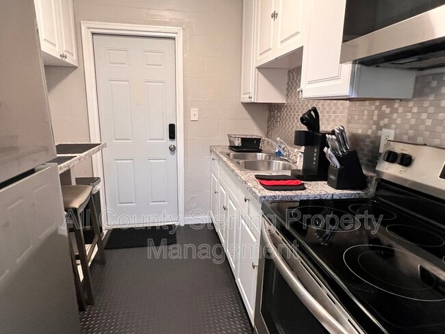 Photo - 521 SE 14th Terrace