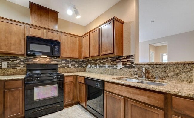 Photo - GORGEOUS 3 BEDROOM / 2 FULL BATH CONDO UNI...