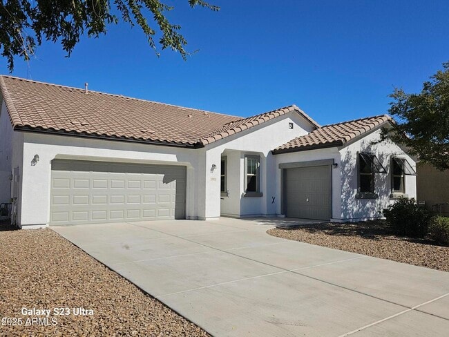 Building Photo - 1932 E Ravenswood Dr