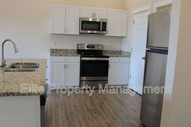 Photo - 318 W Coral Dr