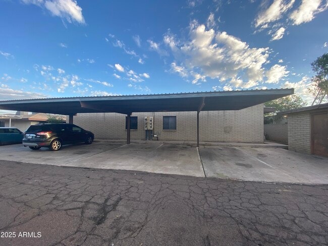 Building Photo - 416 W Pebble Beach Dr