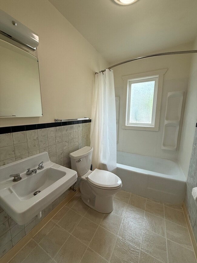 Photo - 423 N 7th St
