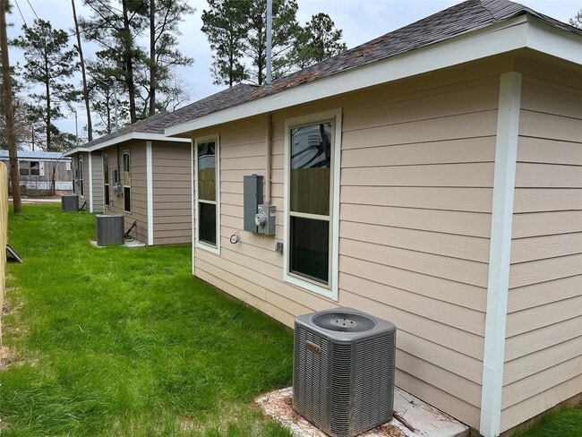 Photo - 11595 Persimmon St