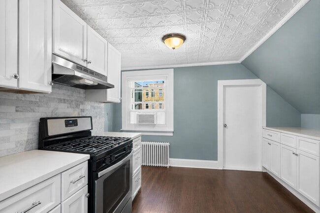 Building Photo - 117 Sherman Ave Unit 2