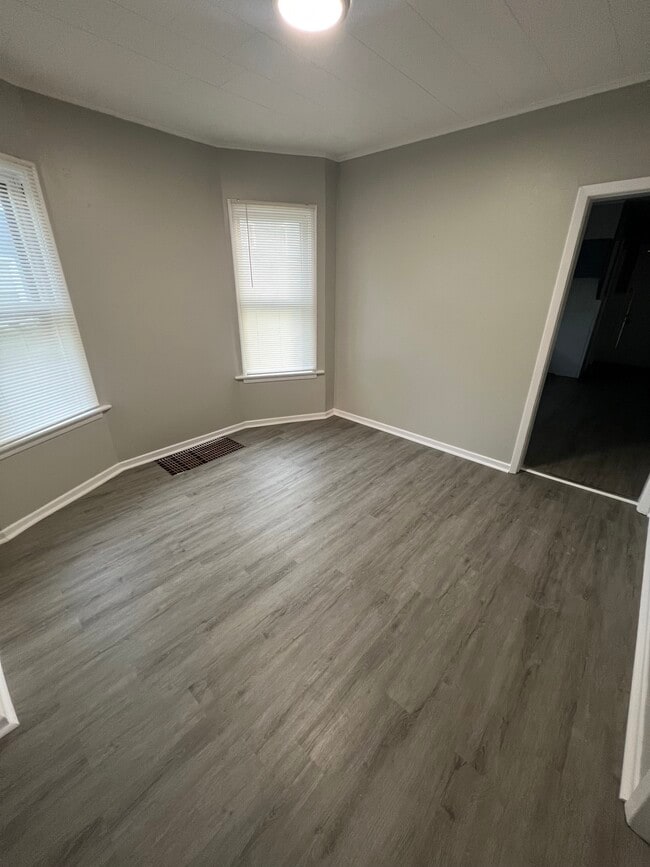 Photo - 334/336 Parkdale Ave. Unit 1