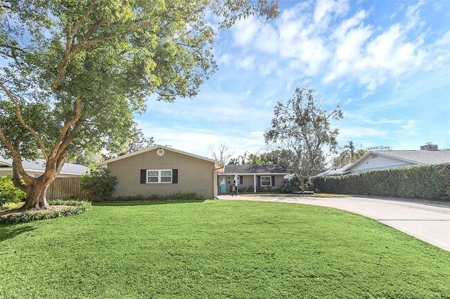 Photo - 2120 Deloraine Trail