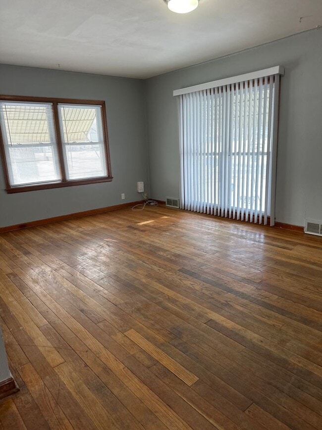 Photo - 1000 Columbia St