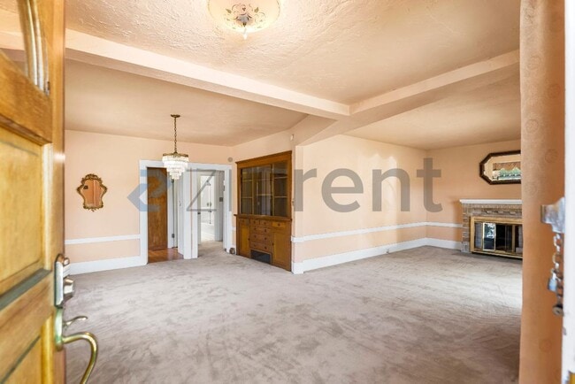 Photo - 1240 Parker St