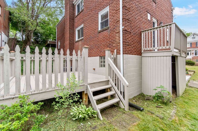 Photo - READY FOR MOVE IN! Fully RENOVATED 2-bedroom in Carrick!