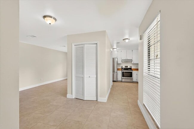 Photo - 898 Meginnis Ln