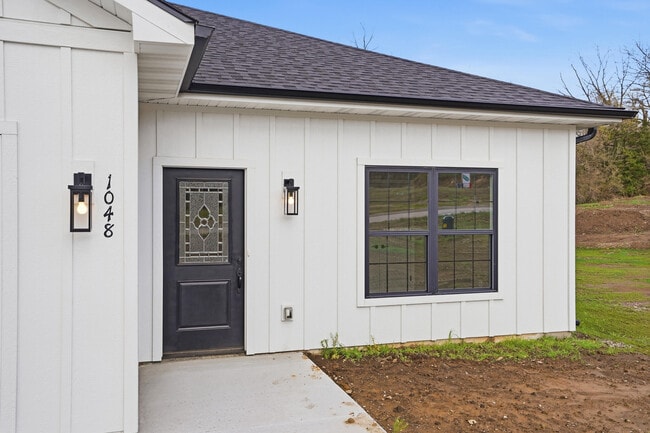 Photo - 1048 Stonehaven Dr