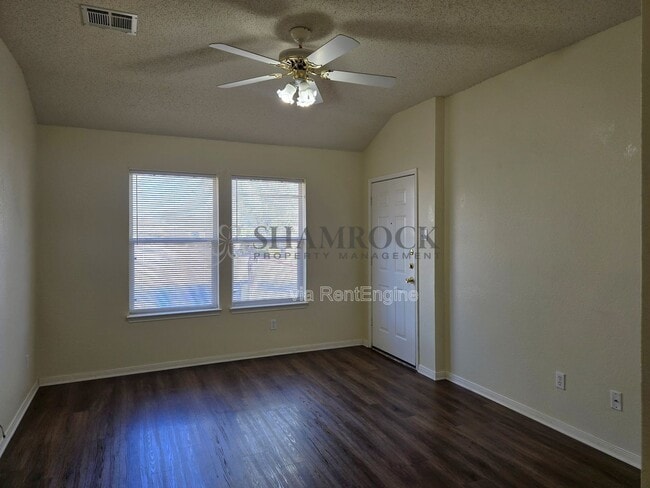 Photo - 1701 Breezy Dr Casa Adosada