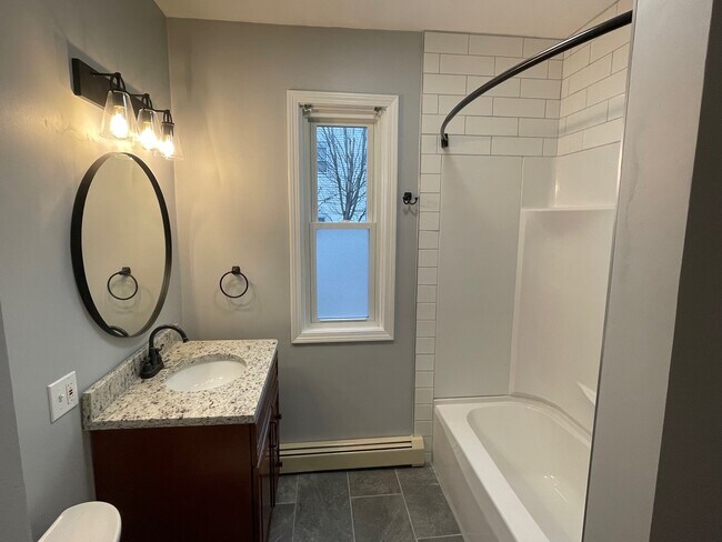 Bathroom - 67 Furnace St Unidad 1