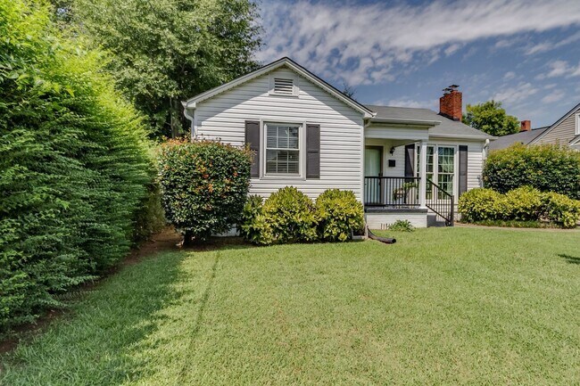 Photo - Beautiful 2 Bed 1 Bath Available in August!