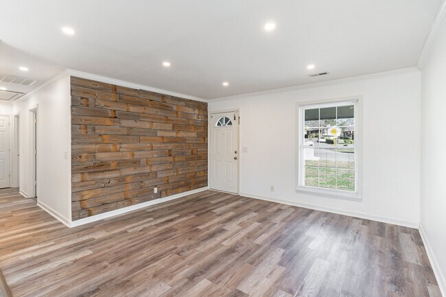 Photo - 3883 Crouch Dr