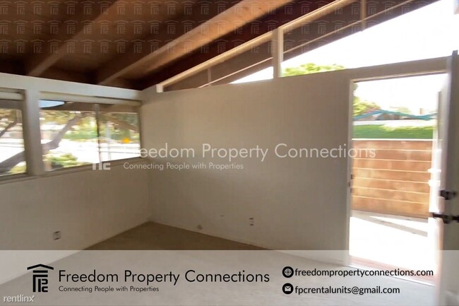 Photo - Studio, 1 bath Triplex - 401 North Lupine ...