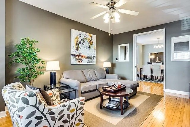 Photo - 2119 W Fletcher St Apartment Unit 1