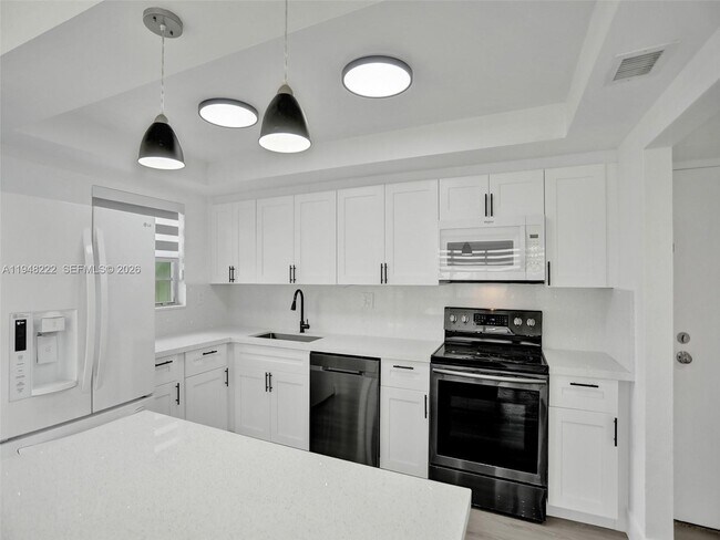 Photo - 2771 Taft St Unit 409