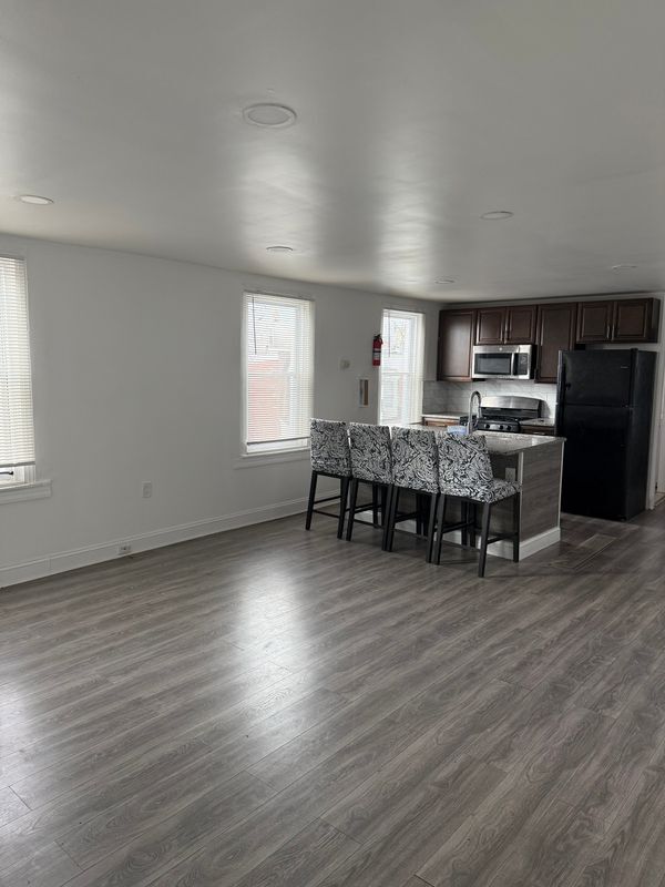 Photo - 6135 Vine St