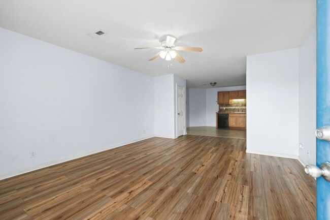 Photo - 504 Luxury Dr Unidad 504-B Luxury Drive