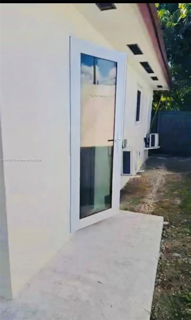 Building Photo - 16020 SW 98th Ct Unit 0